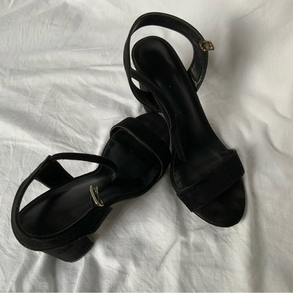 New Look UK Like New Suede Black heels 8.5 size - Picture 8 of 10